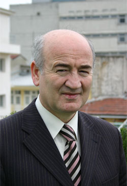 Prof. Dr. Cemal evik